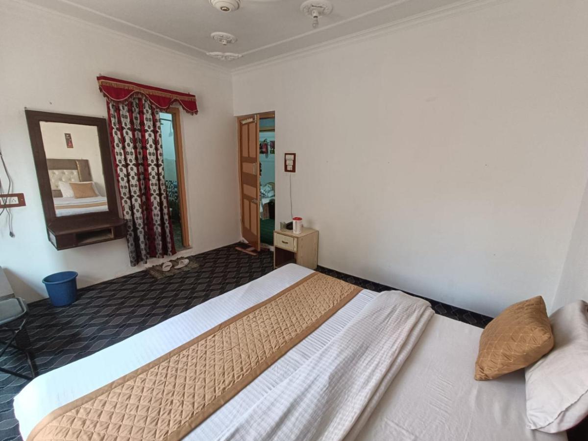 Shamus Javed Homestay Srinagar (Jammu and Kashmir)