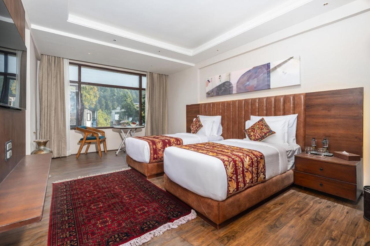 11 Boulevard Srinagar (Jammu and Kashmir)