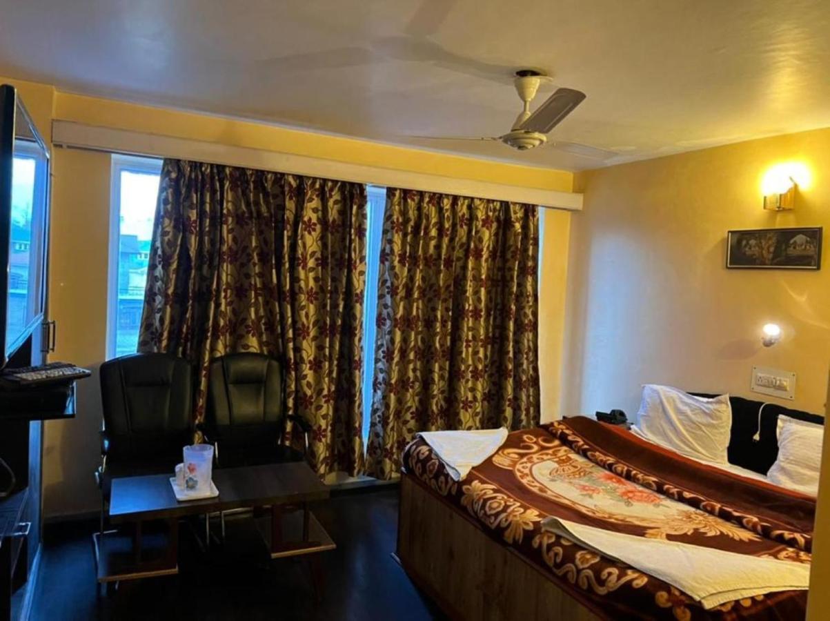 Sterling , Hotel 2*