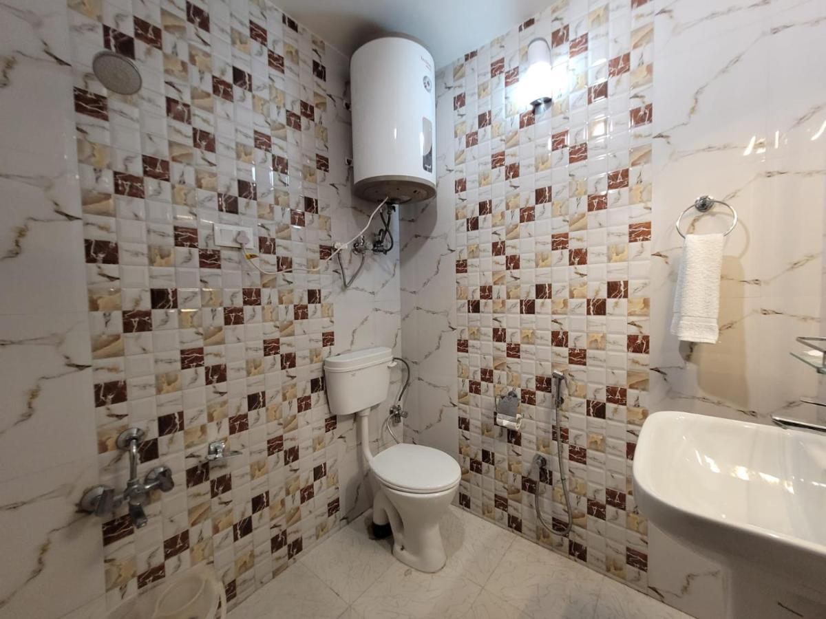 Royal Plaza Hotel 4*