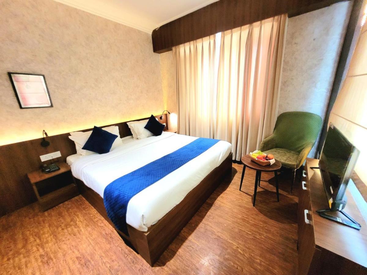 Hotel Royal Plaza 4*