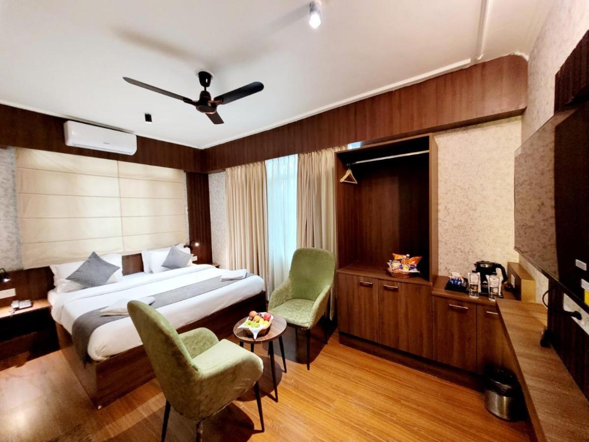 Hotel Royal Plaza 4*