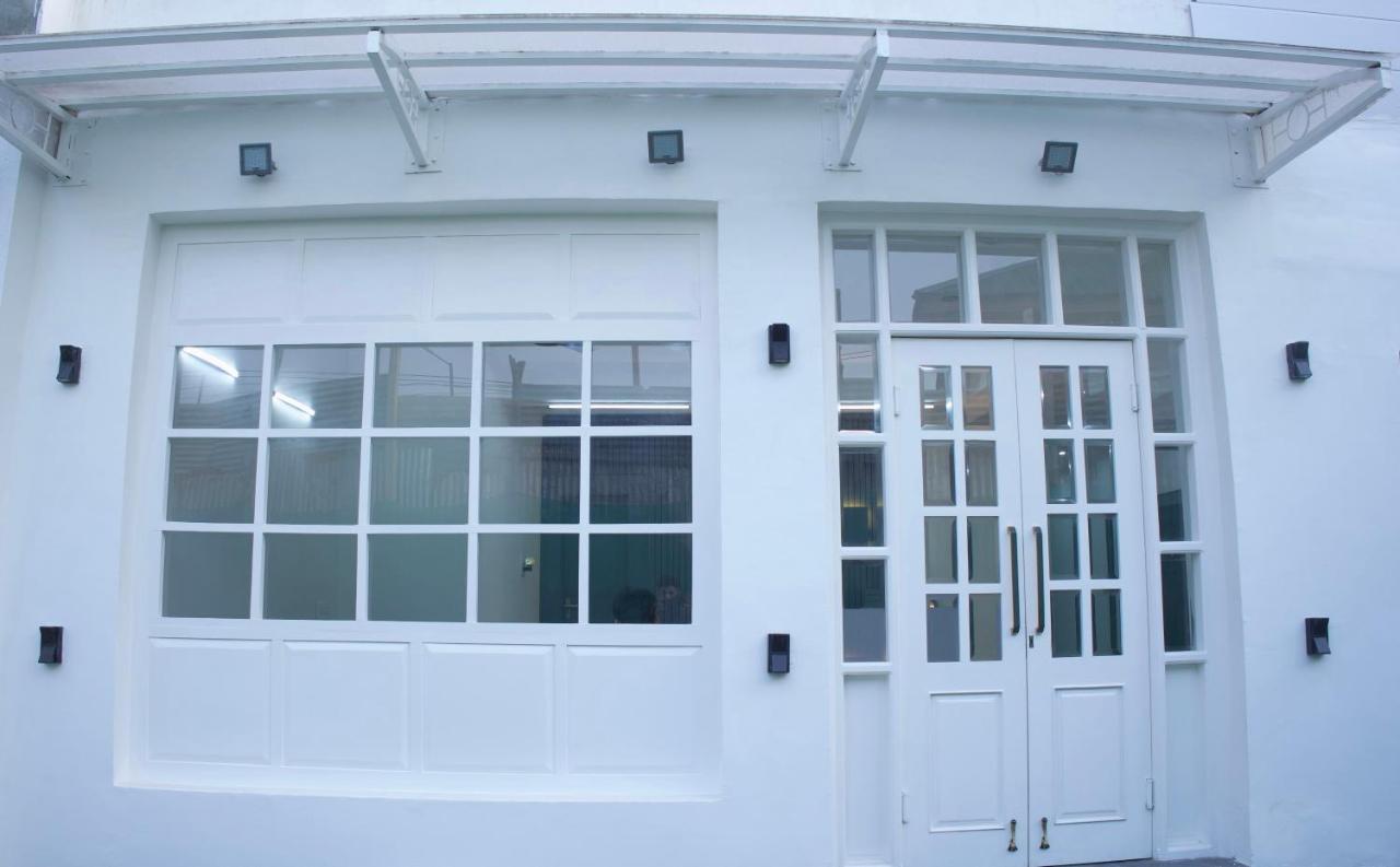 The Leo Heritage Guest house Srinagar (Jammu and Kashmir)