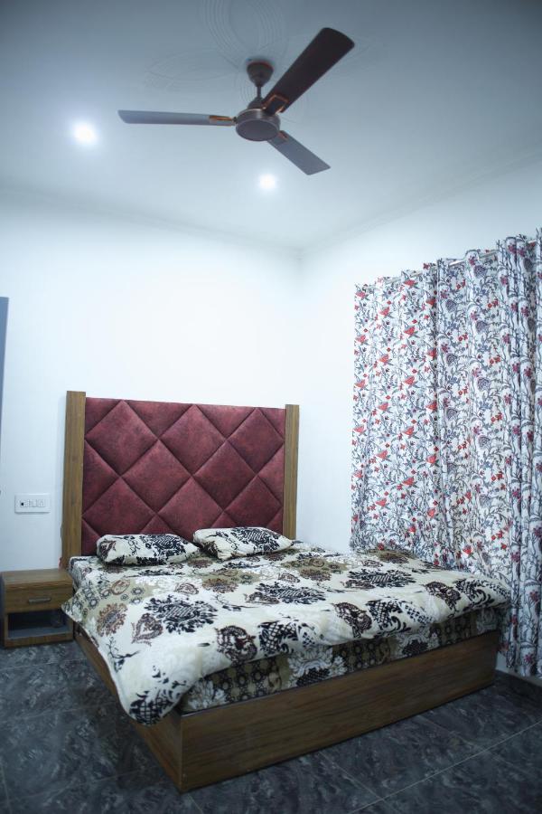 The Leo Heritage Guest house Srinagar (Jammu and Kashmir)