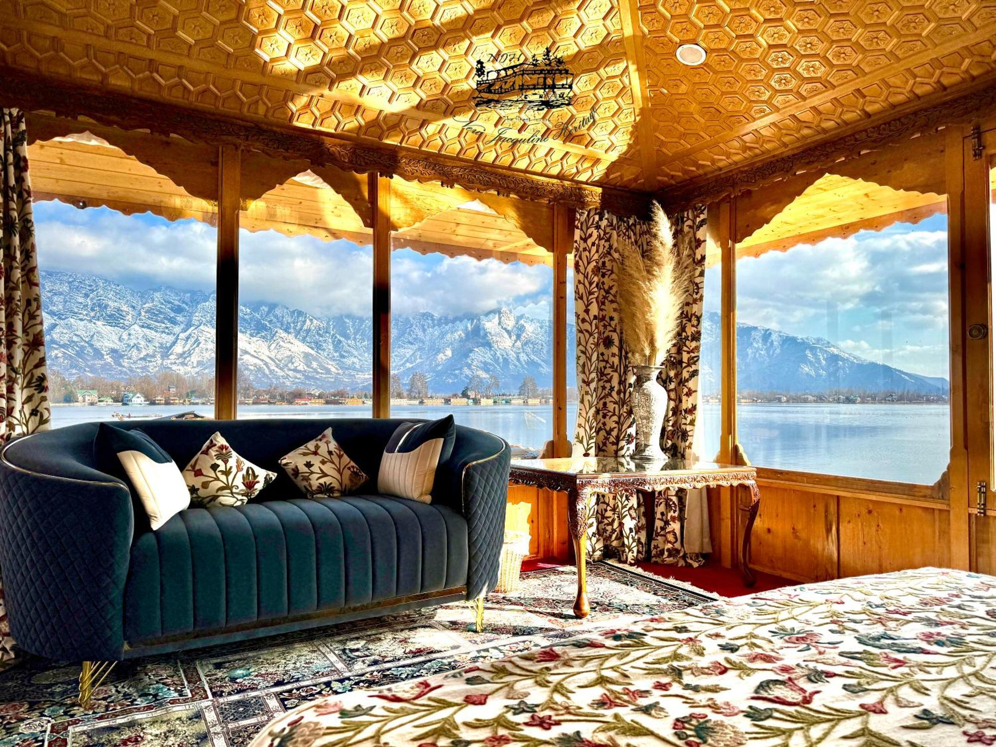 New Jacquline Heritage Houseboats Hotel 4*