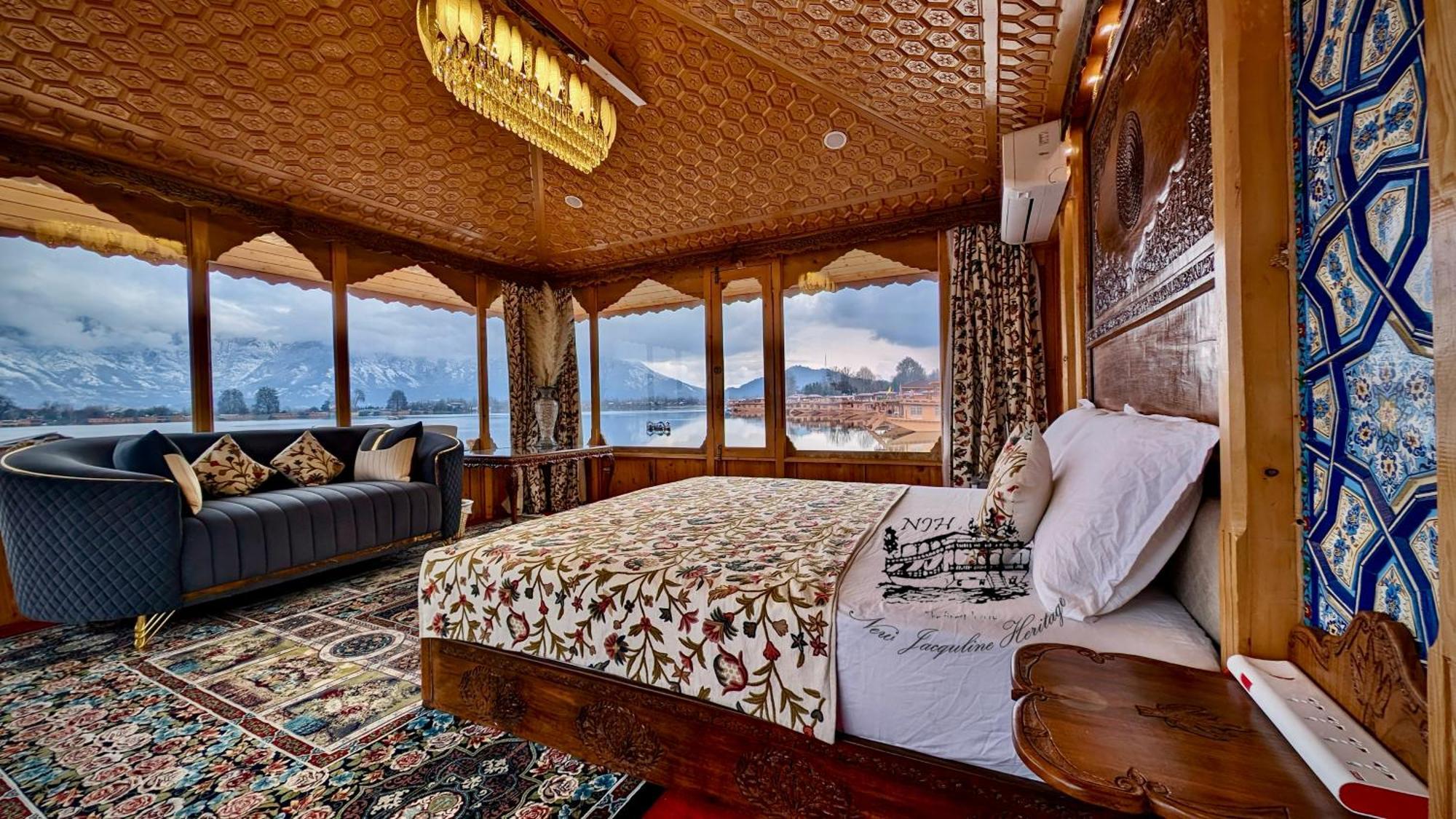 New Jacquline Heritage Houseboats Hotel 4*