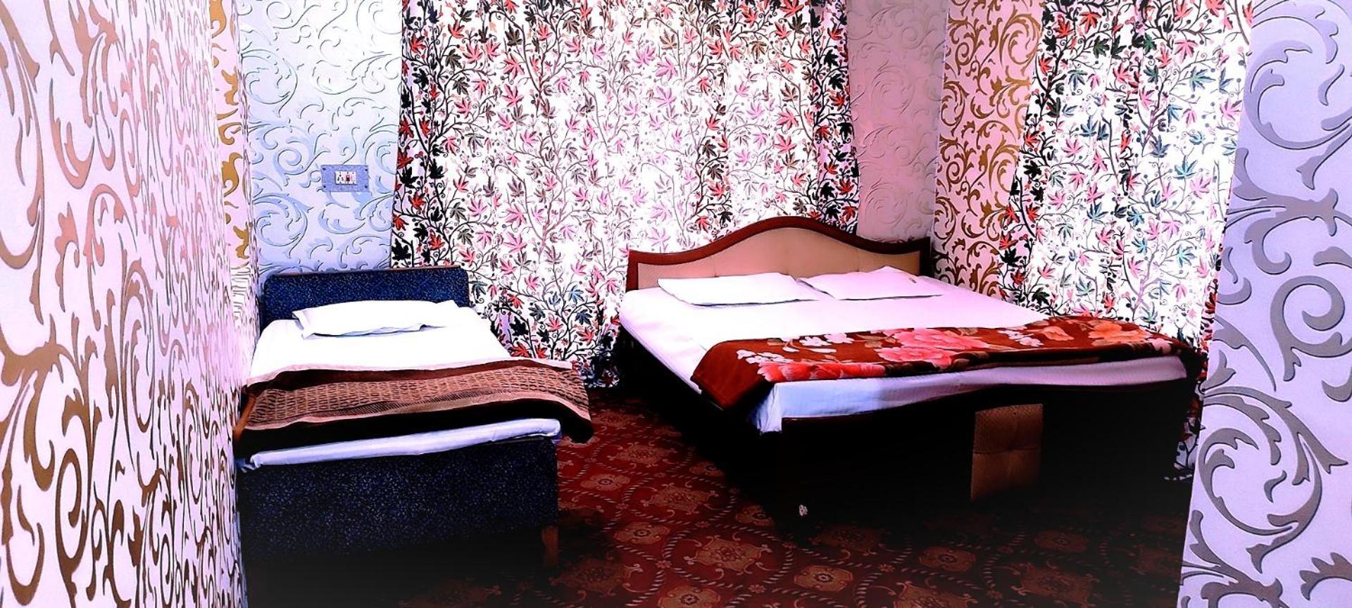 Fabulous Kashmir Srinagar Hotel