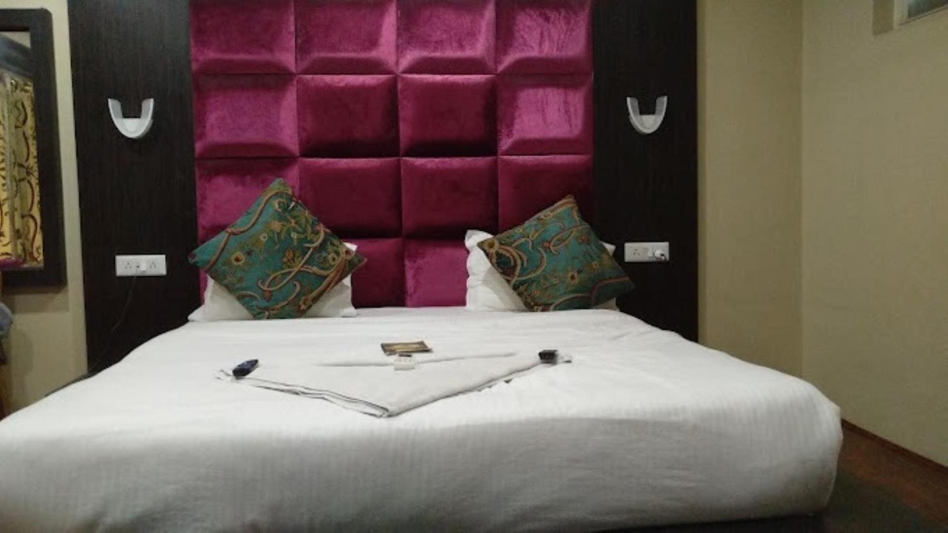 Hotel K2 , Srinagar (Jammu and Kashmir)