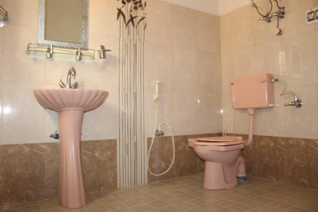Bakhtawar Hotel 2*