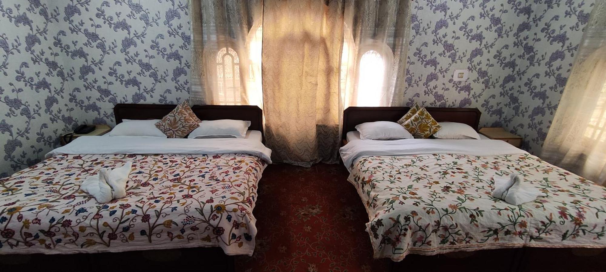 Hotel Bakhtawar 2*