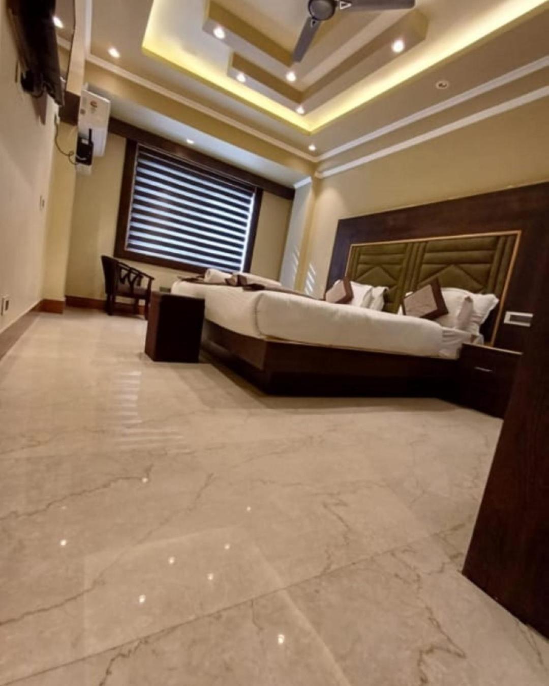 Limewood , Hotel Srinagar (Jammu and Kashmir)