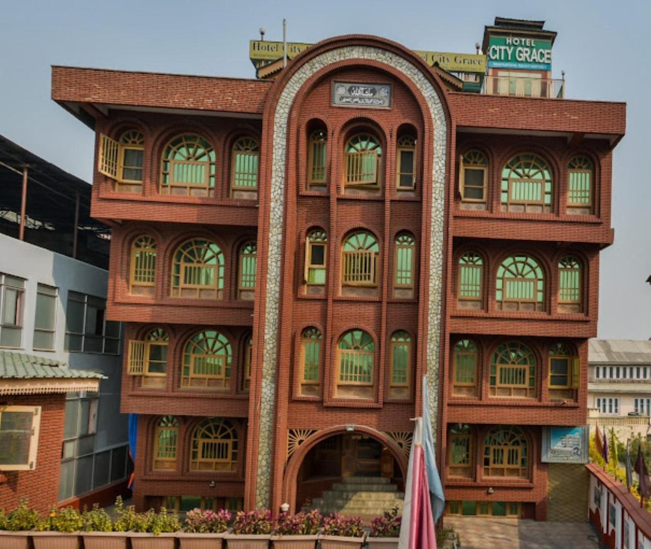 Grace Hotel 3*