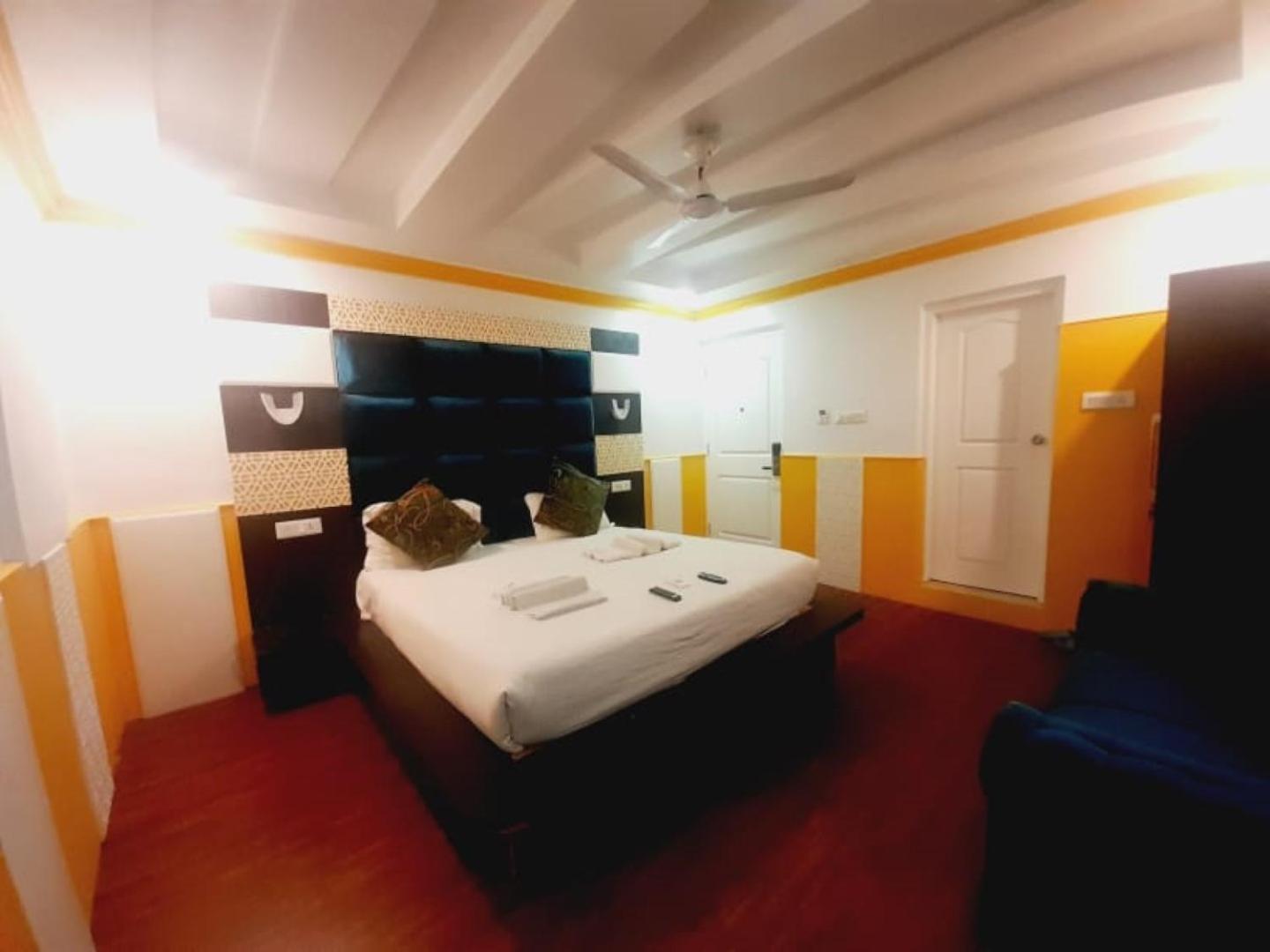 Hotel K2 ,