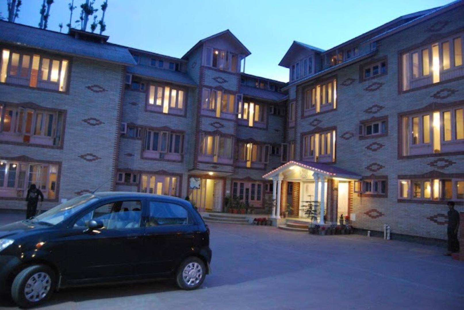 Sterling , Hotel 2*