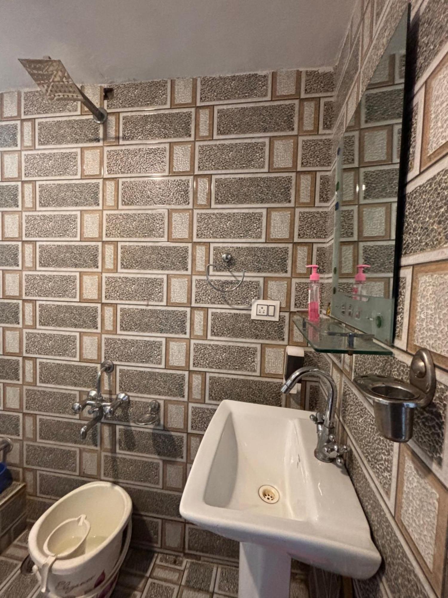 Hotel Crescent 3*