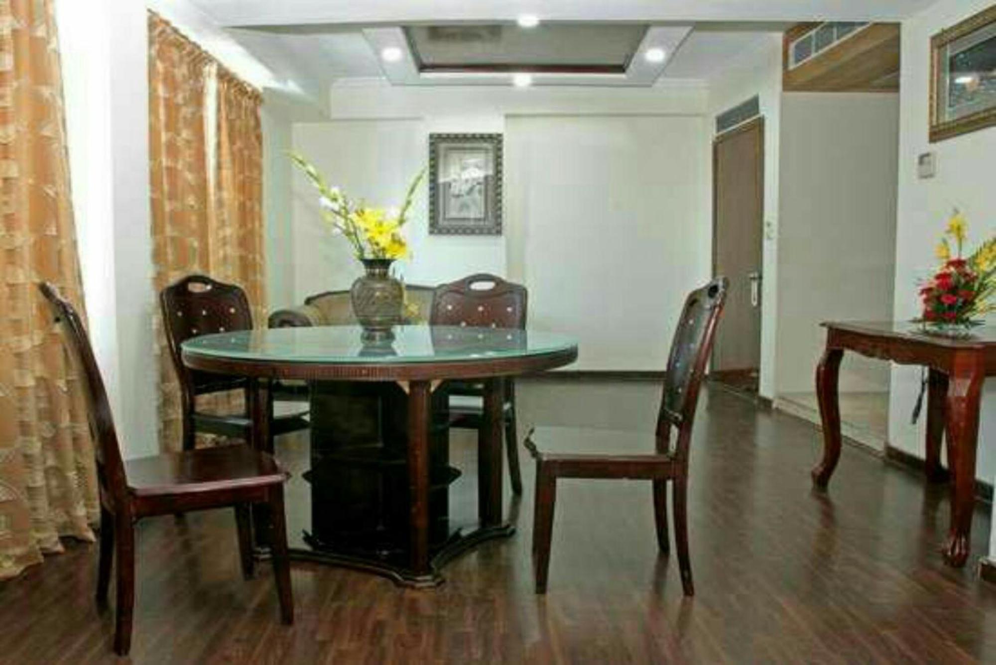 Fabulous Kashmir Srinagar Hotel
