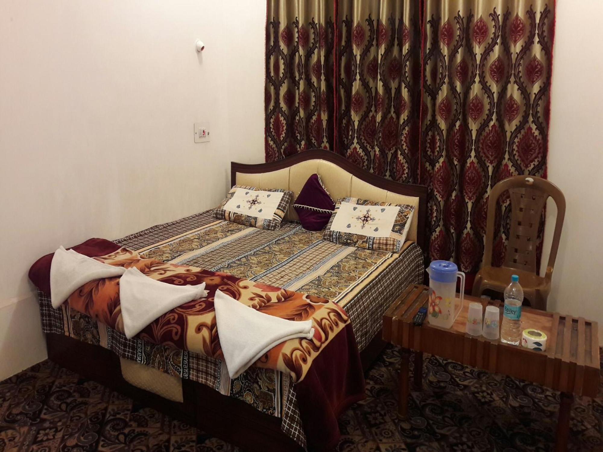 Hotel Fabulous Kashmir Srinagar Srinagar (Jammu and Kashmir)