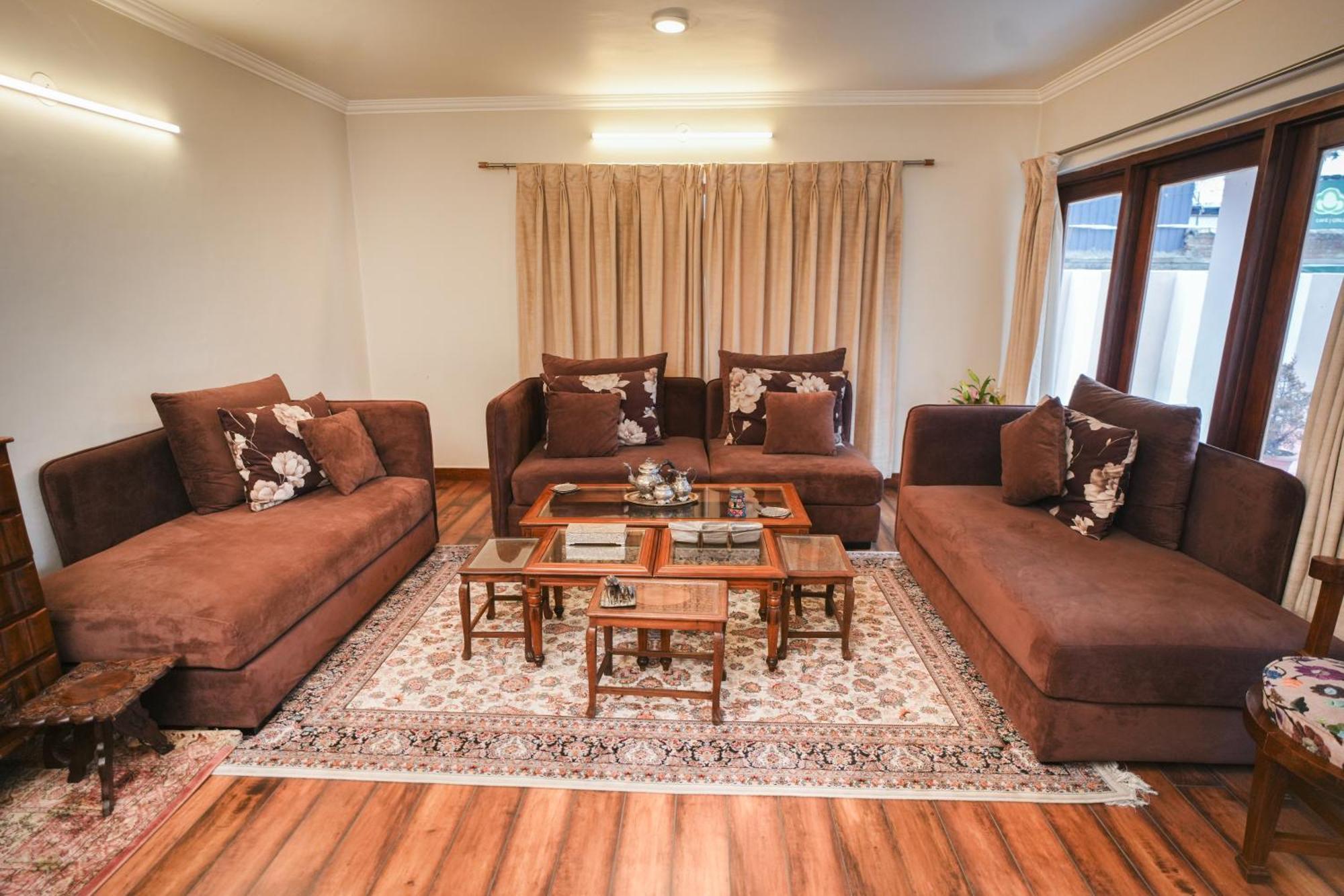 Anand Homestay Srinagar (Jammu and Kashmir)