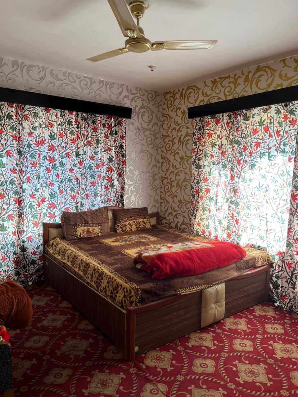 Kashmir Heaven 2* Srinagar (Jammu and Kashmir)