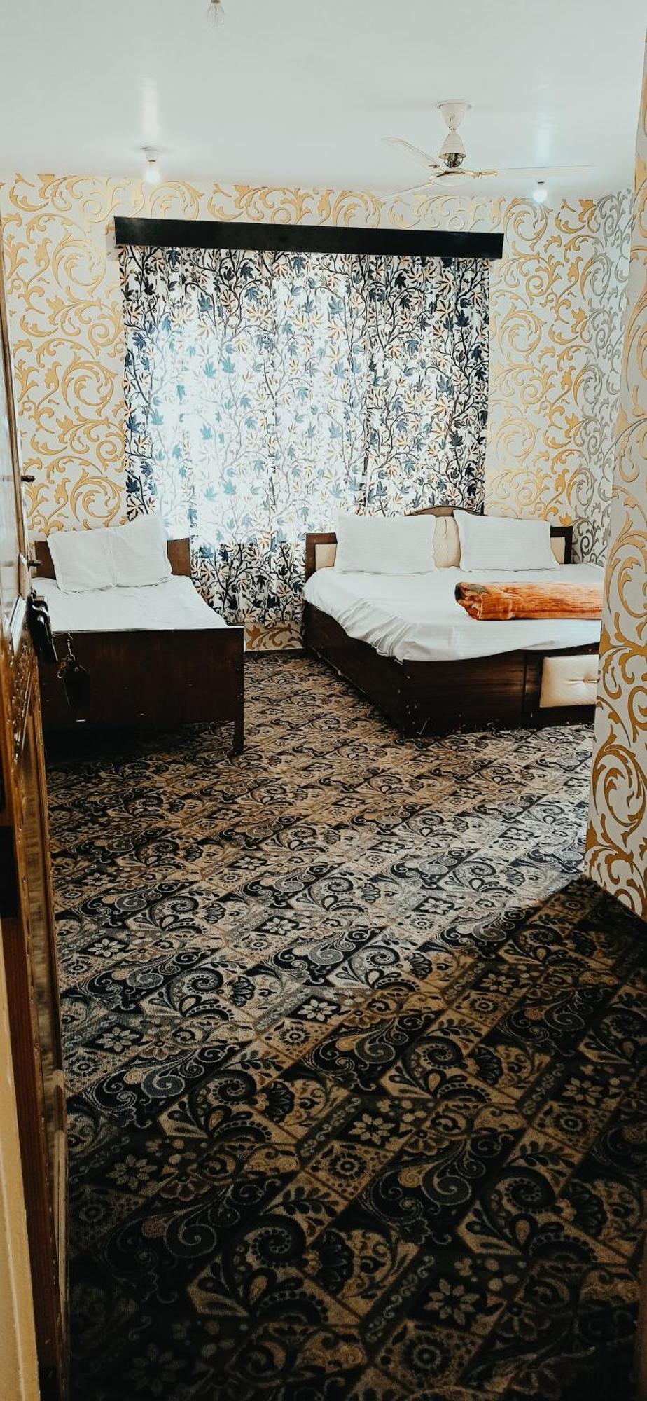 Kashmir Heaven Hotel