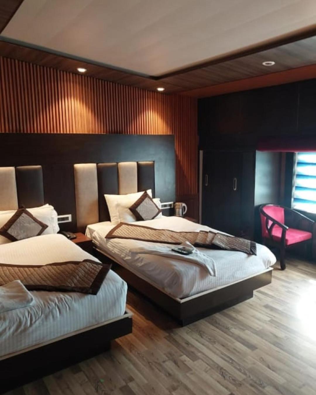 Limewood , Srinagar (Jammu and Kashmir)