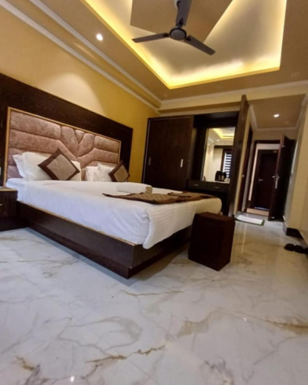 Limewood , 3* Srinagar (Jammu and Kashmir)