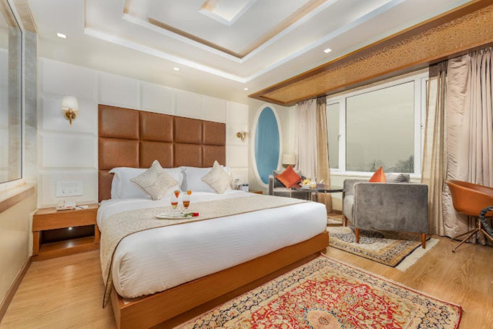 Hotel Meerz Srinagar (Jammu and Kashmir)