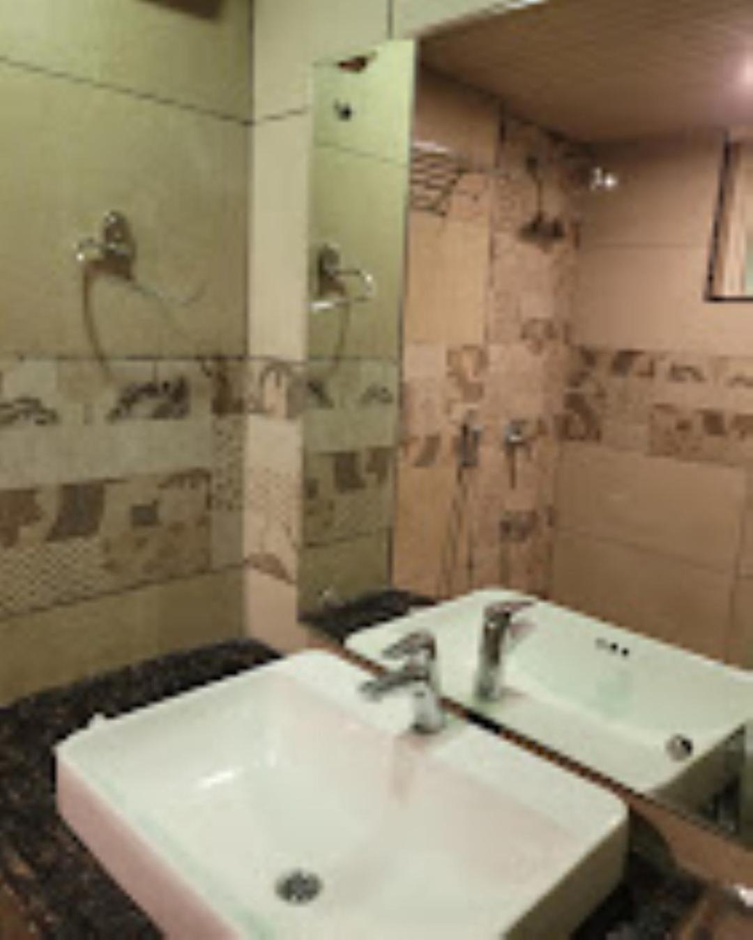 Hotel K2 , Srinagar (Jammu and Kashmir)