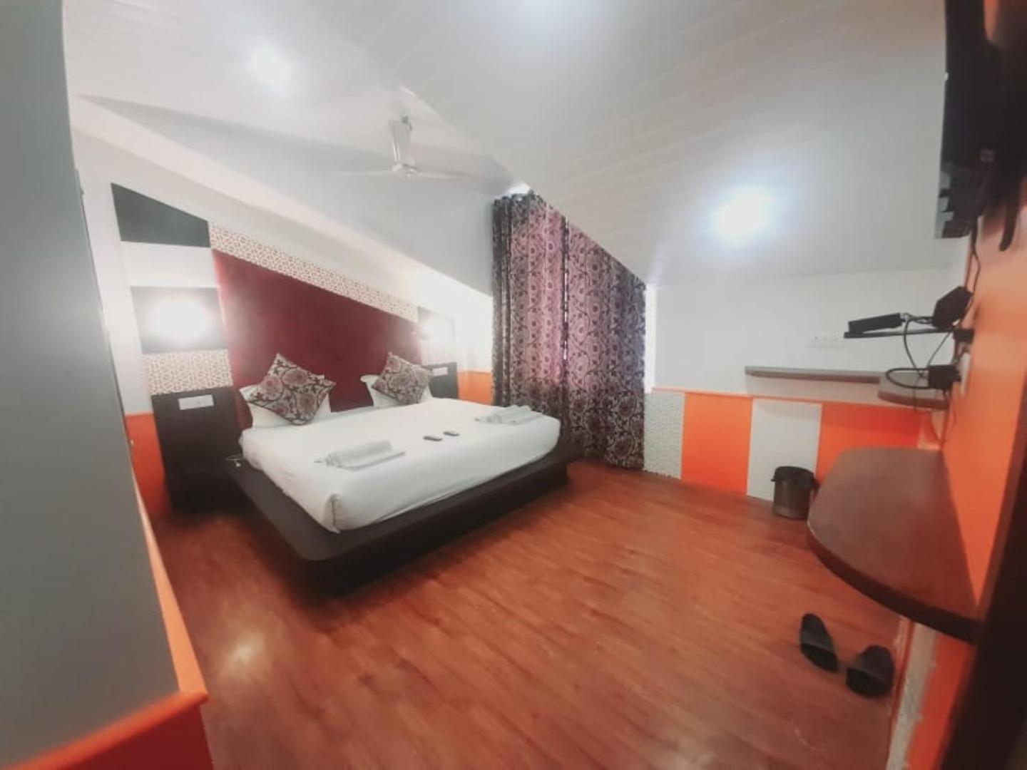 Hotel K2 , 3*