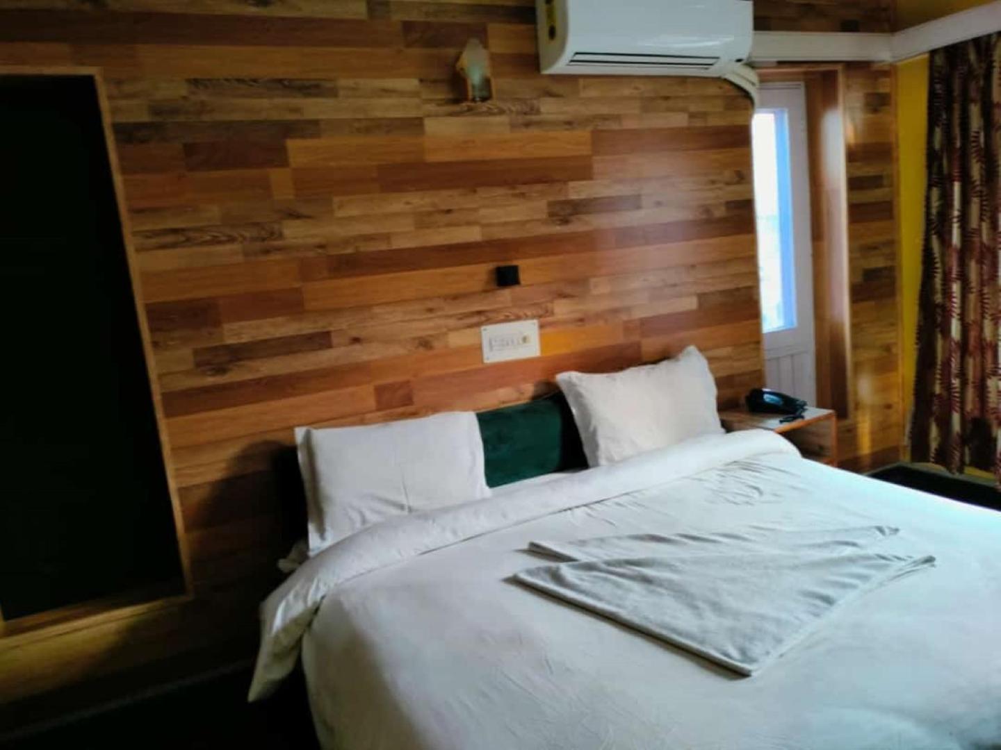 Sterling , Hotel