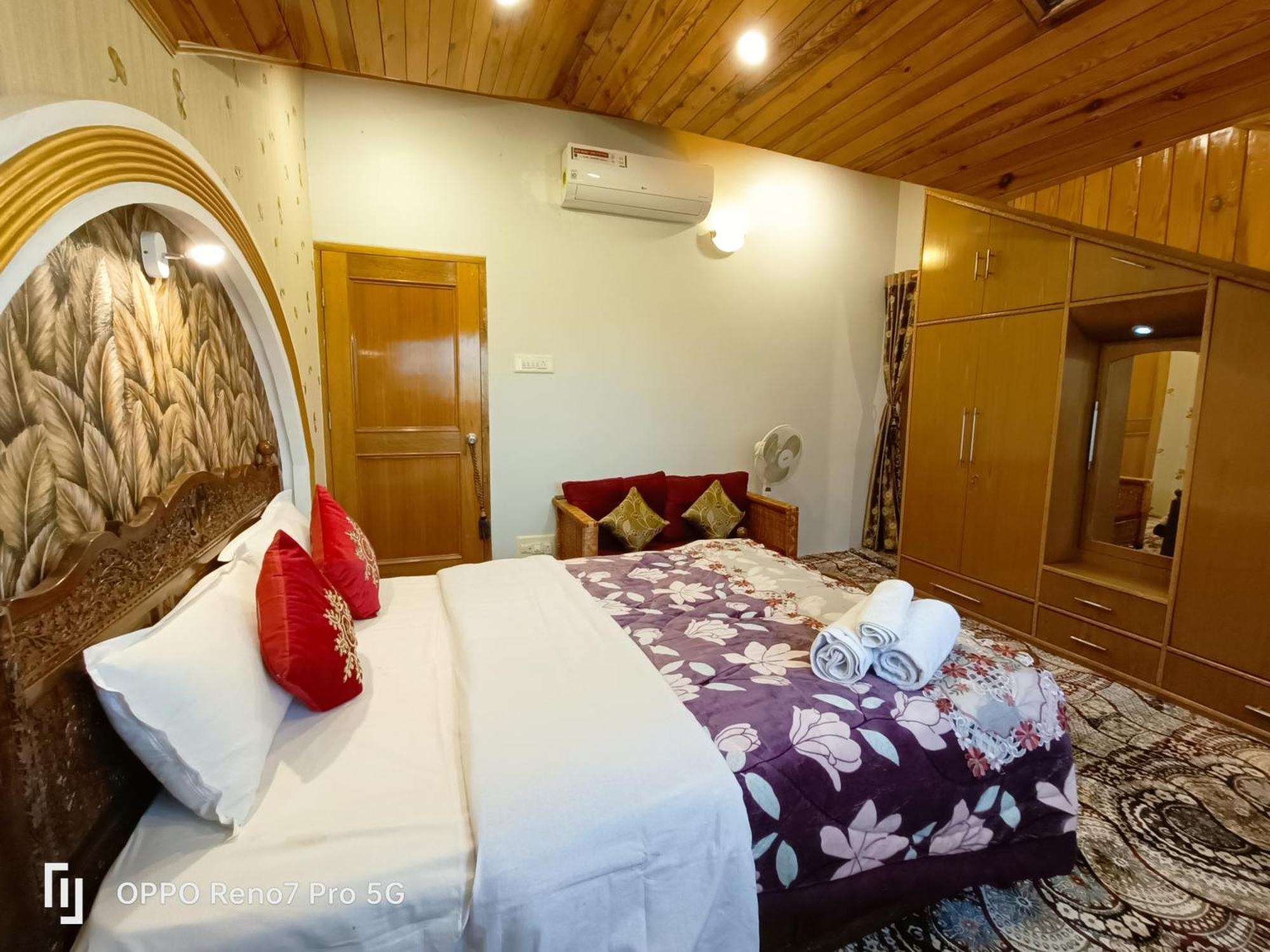 Homestay Golden Srinagar (Jammu and Kashmir)