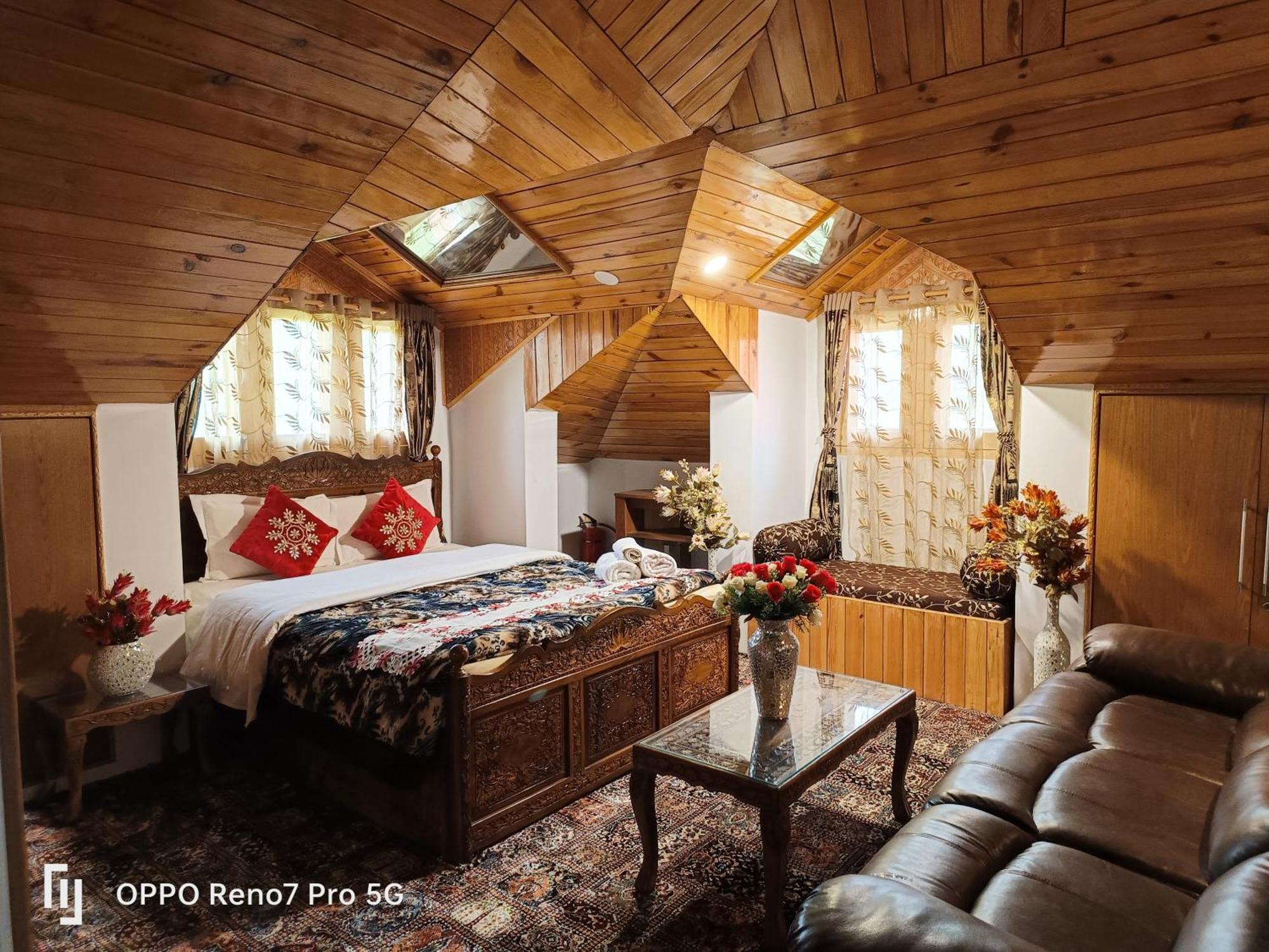 Homestay Golden *