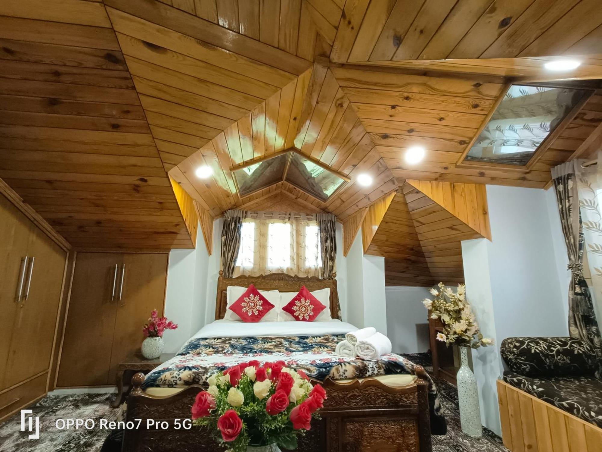 Homestay Golden *
