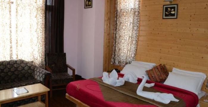 Royal Batoo Hotel