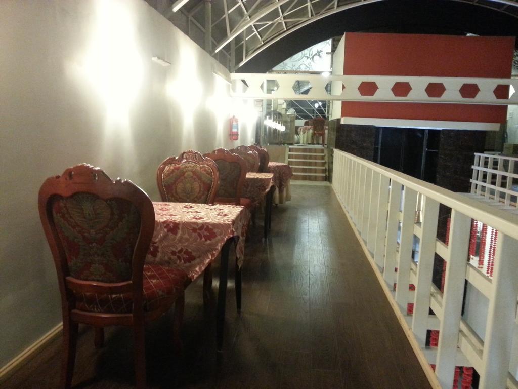 Hotel Aksa 4* Srinagar (Jammu and Kashmir)