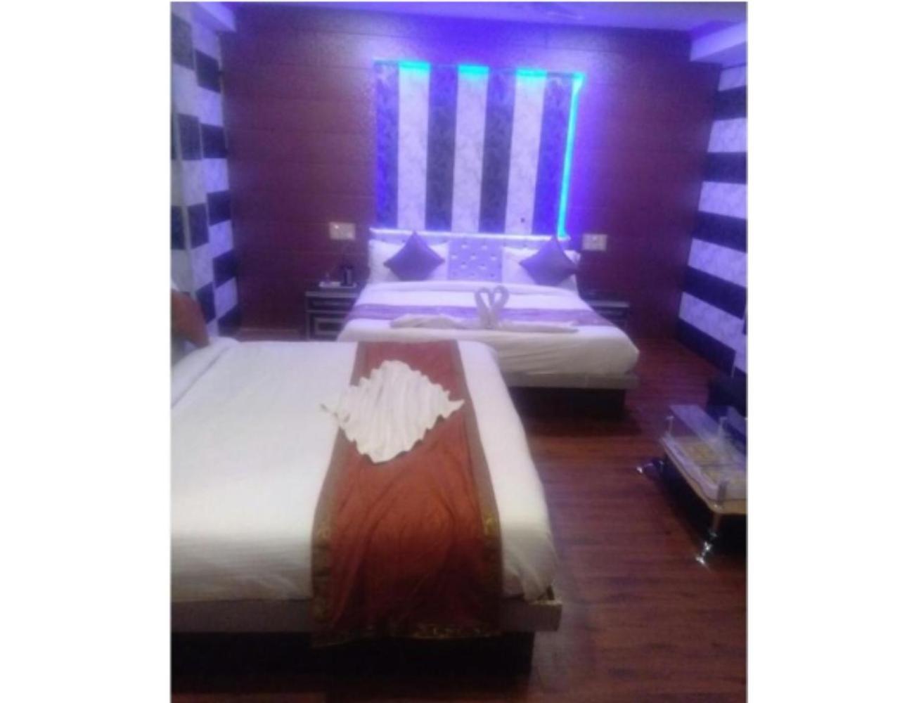 Homestay Taj Residency, *