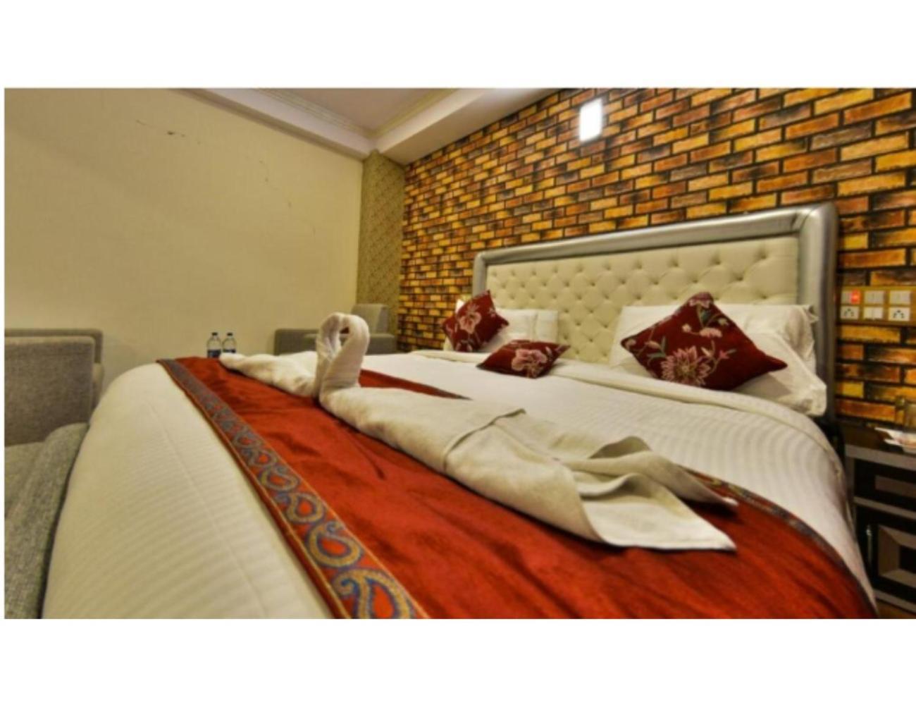 Taj Residency, Homestay *