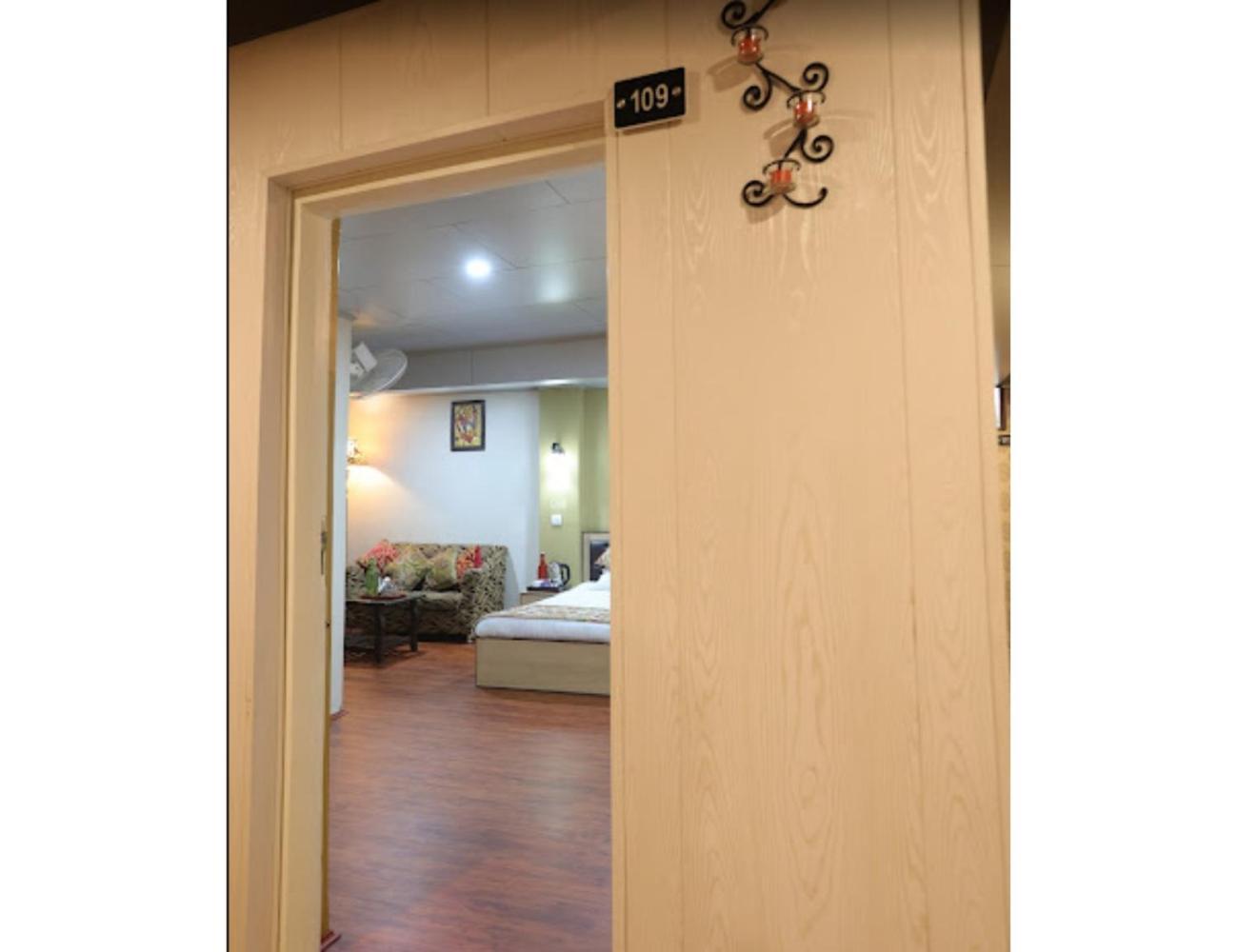 Aala Residency, Srinagar (Jammu and Kashmir)