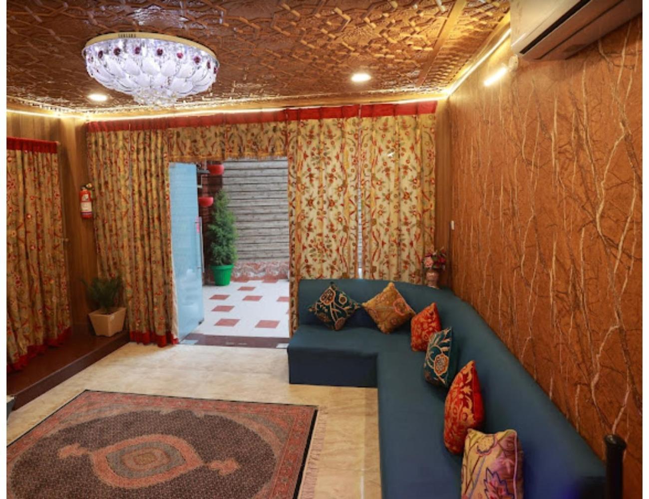 Aala Residency, Homestay *
