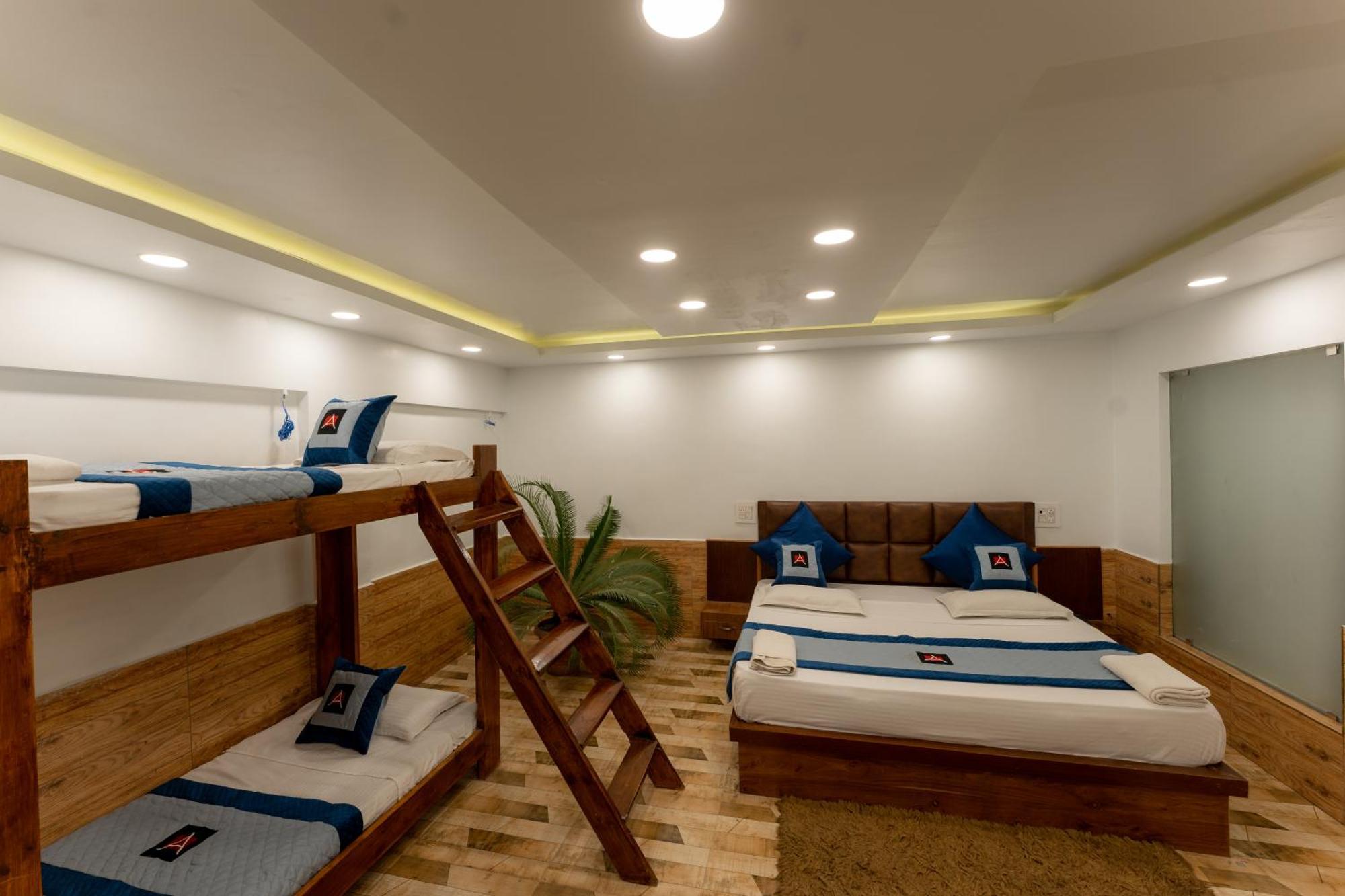 Hotel Akbar At Dal Lake Ghat Number 1