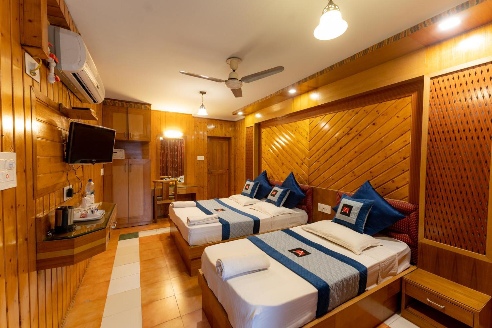 Hotel Akbar At Dal Lake Ghat Number 1 Hotel Srinagar (Jammu and Kashmir)