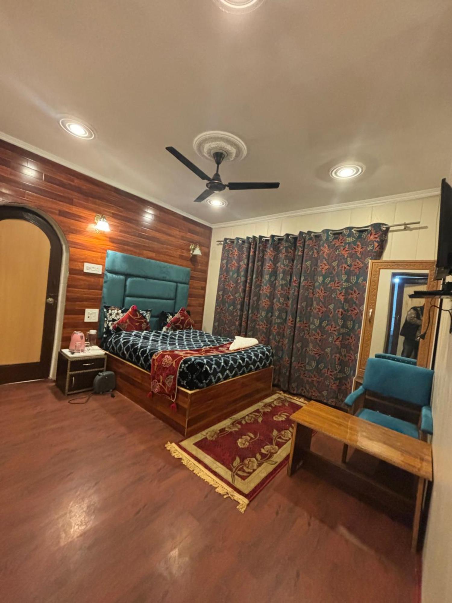 Hotel Grand Nishat