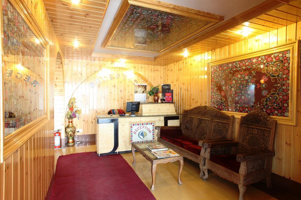 Sadaf Hotel Srinagar (Jammu and Kashmir)