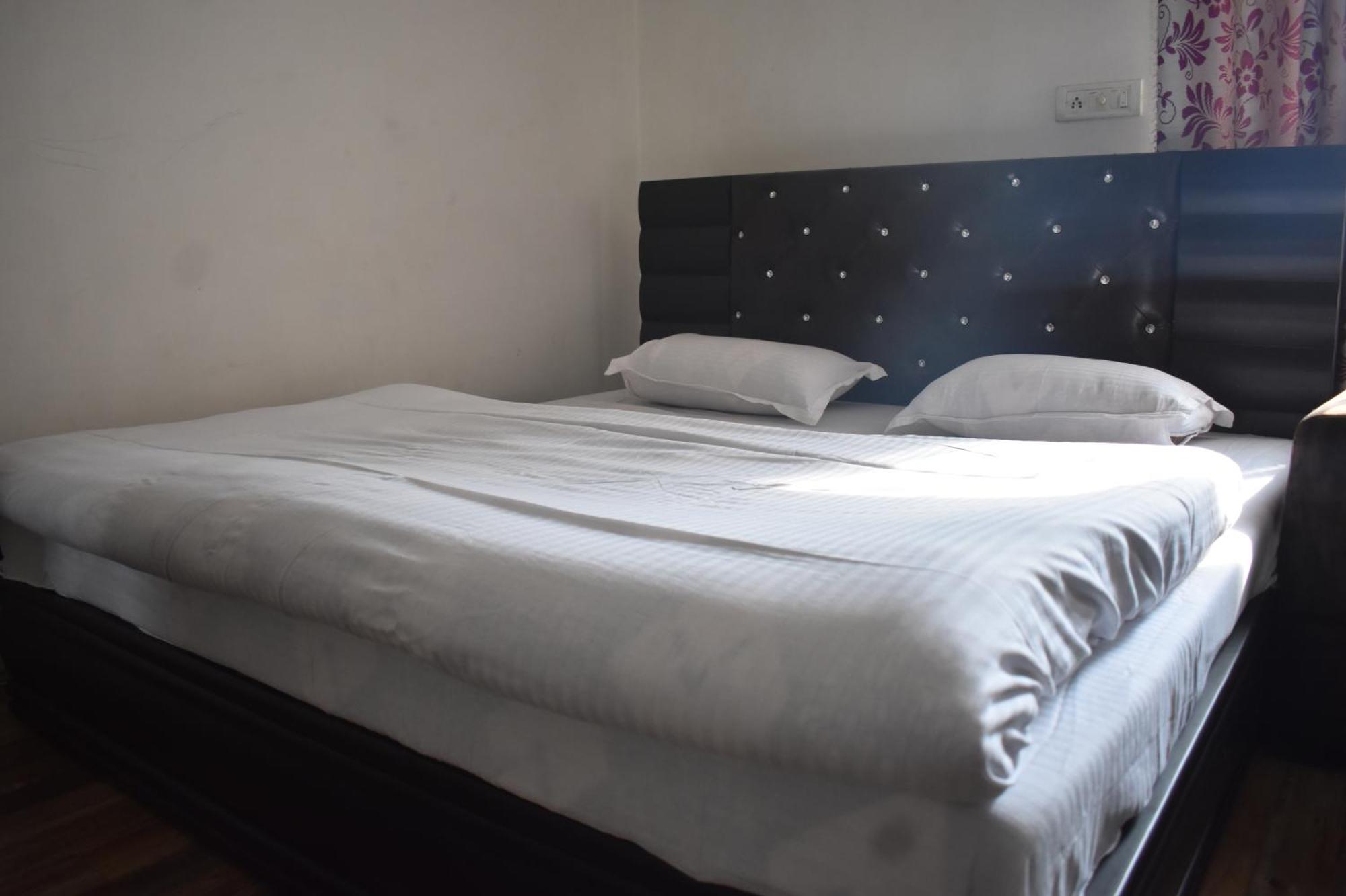 Huma 3* Srinagar (Jammu and Kashmir)