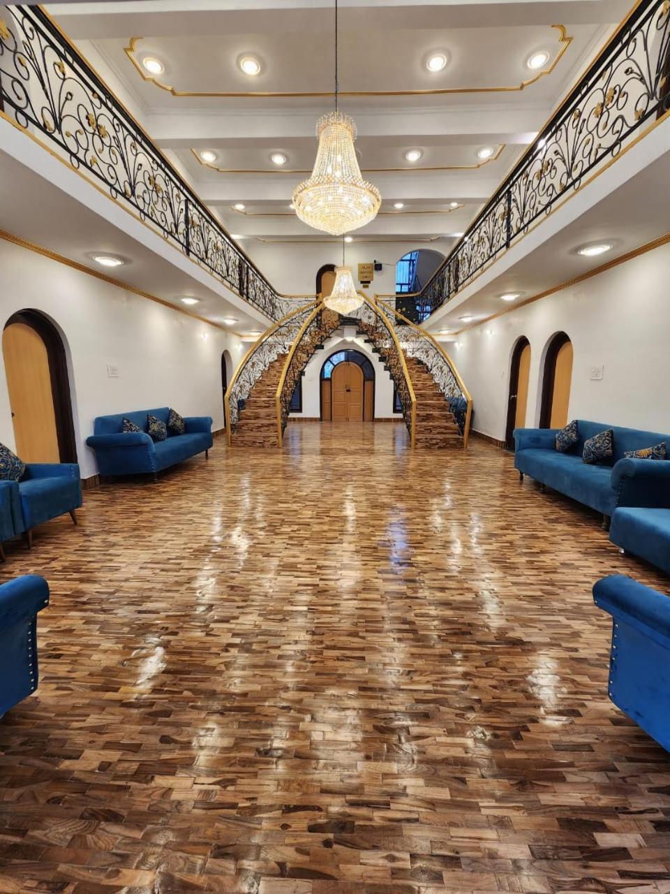Grand Nishat Hotel