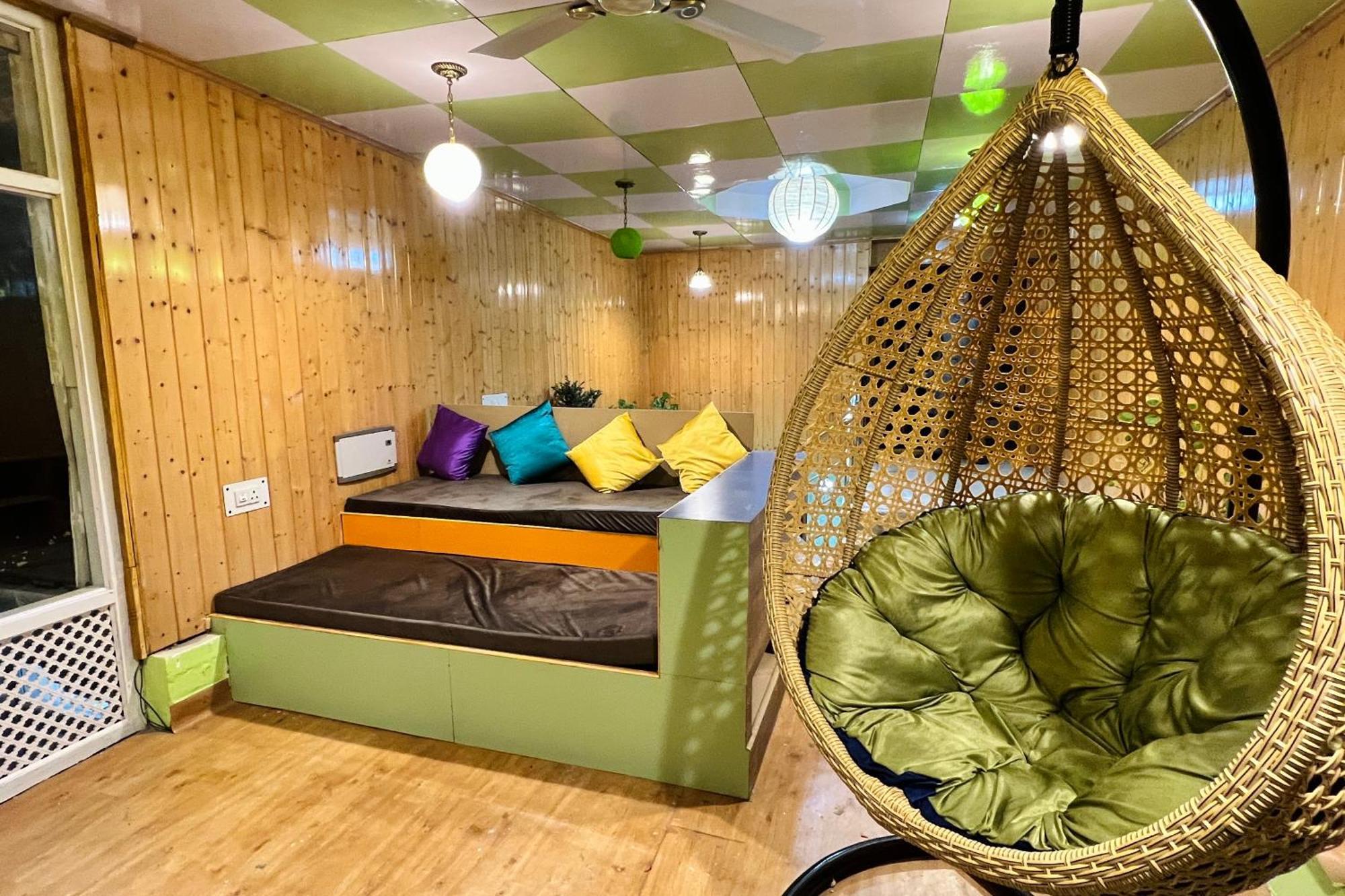 Hostel Whostels