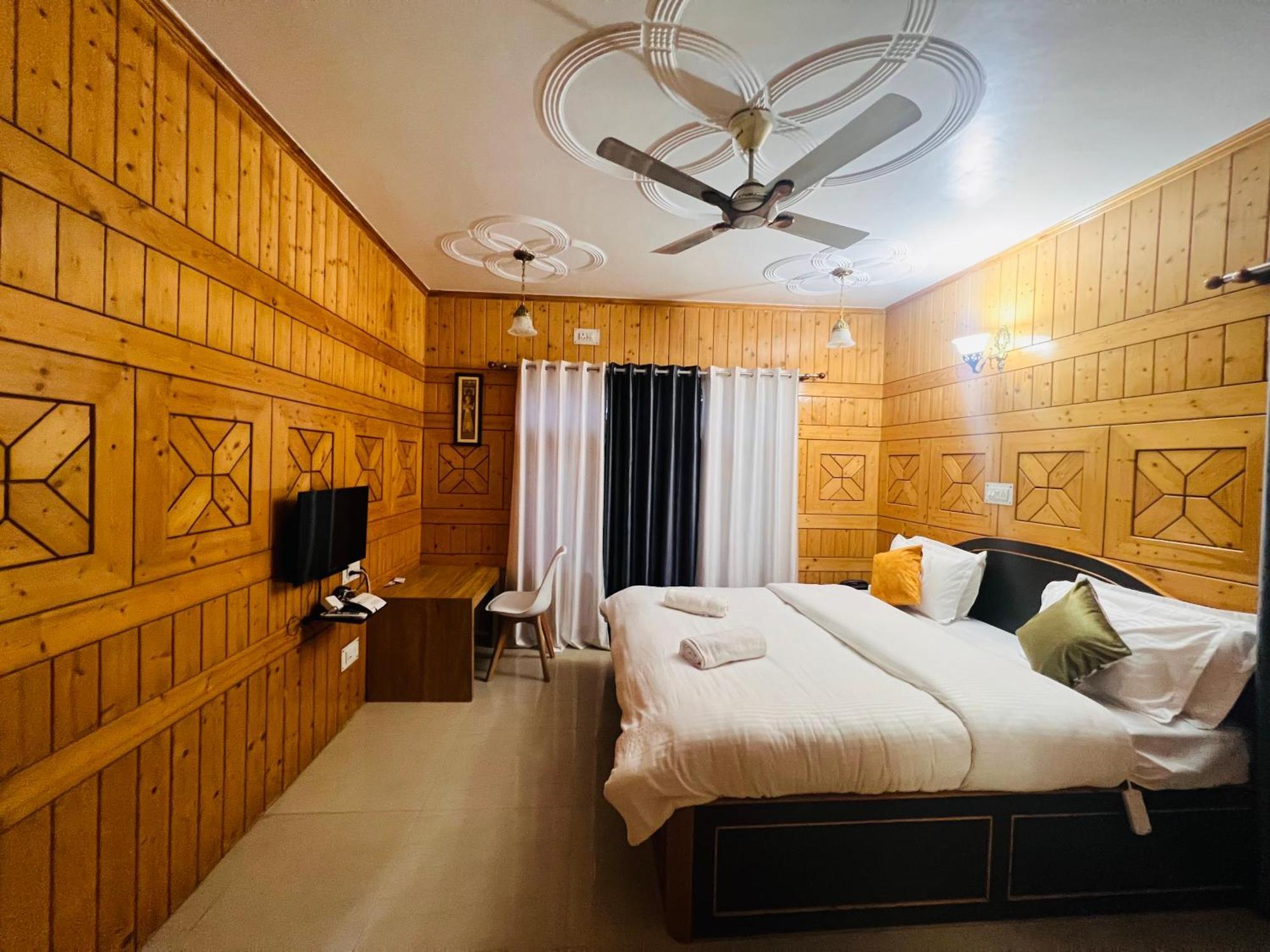Hostel Whostels
