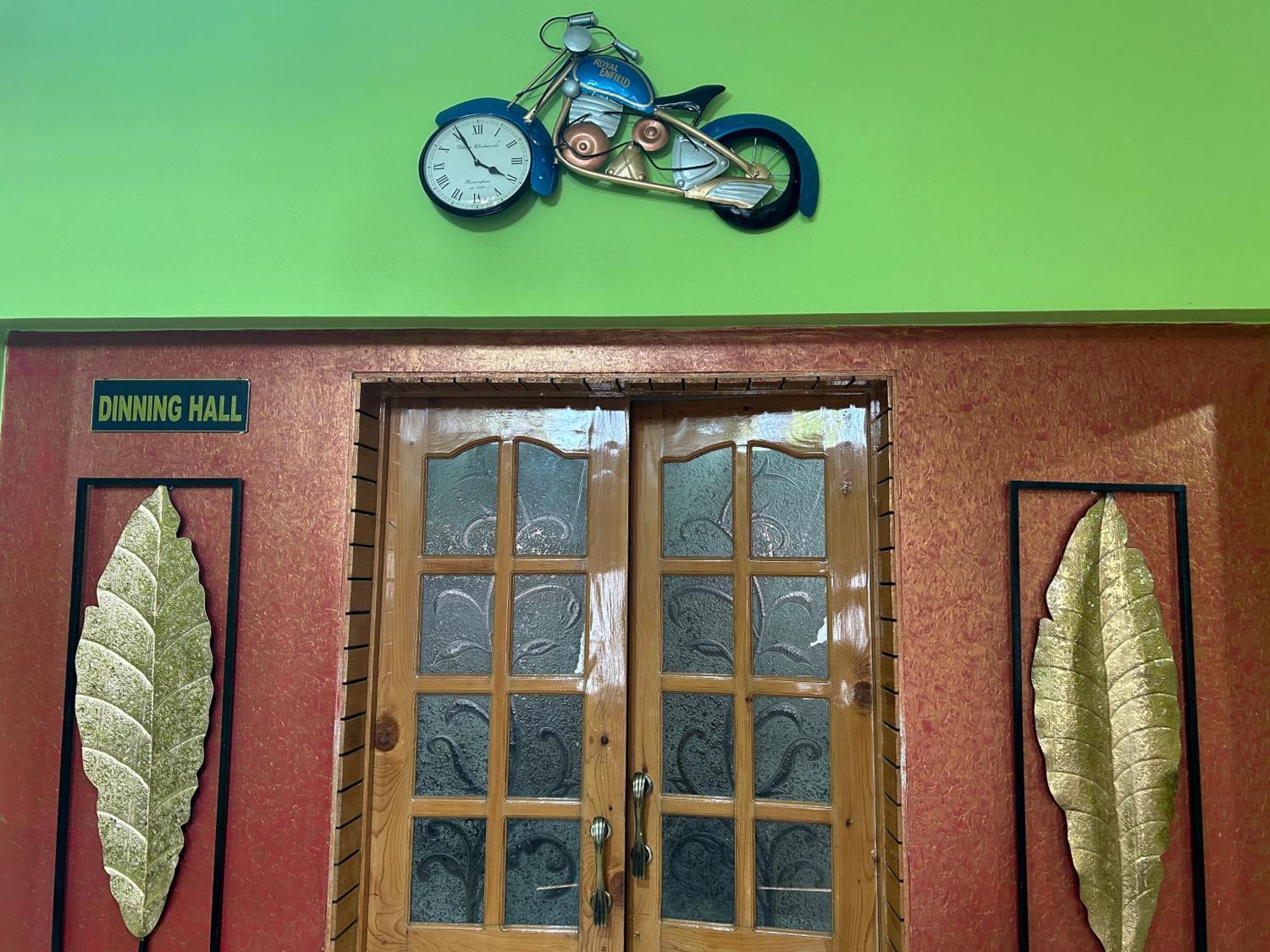Hostel Whostels
