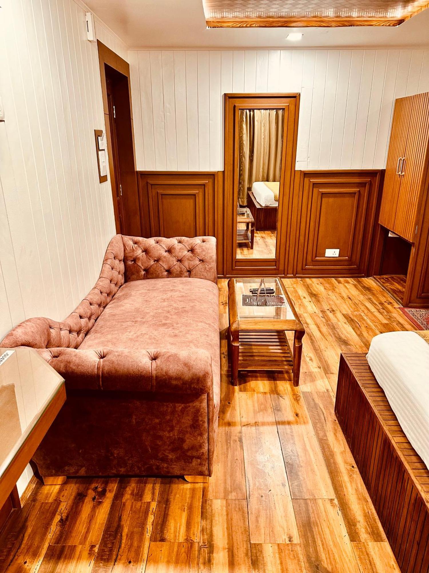 Hotel Walisons 3*