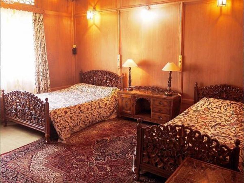 Botel Persian Palace Group Of Houseboats Srinagar (Jammu and Kashmir)